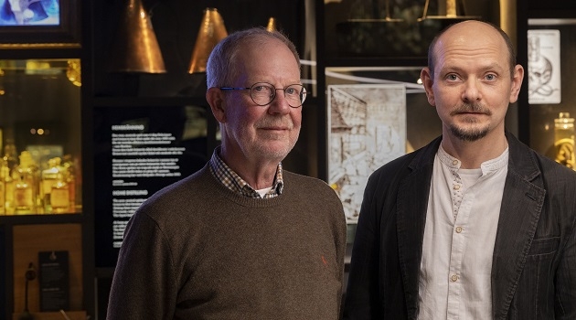 Nils-Otto Ahnfelt (l) and Hjalmars Fors' (r) work on recreating Hjärnes Testamente began as a research project at the Department of History of Science and Ideas at Uppsala University.