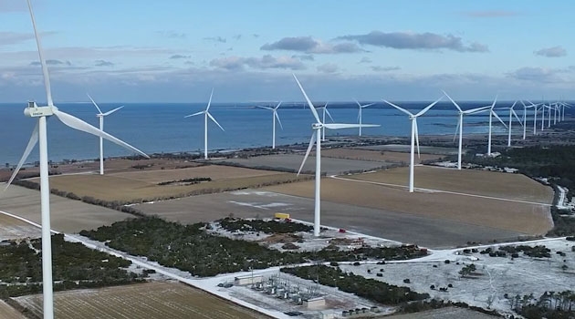 Alla internationella och nationella scenarier pekar på stor andel vindkraft i framtidens energisystem, så även i Sverige. Forskningen handlar om luftflöden och hur de interagerar med vindkraftverken.