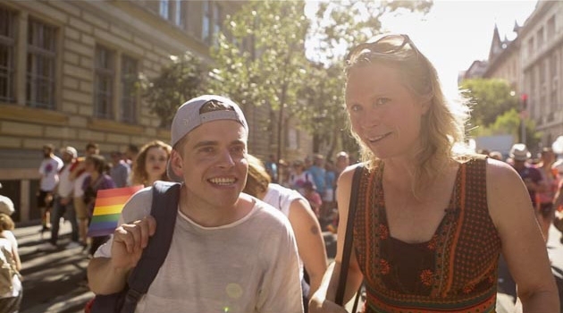 Researchers Annika Skoglund and David Redmalm study alternative entrepreneurship in connection with the 2017 Pride parade in Budapest.