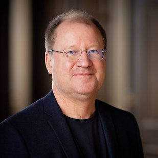 Portrait photo of Anders Ögren