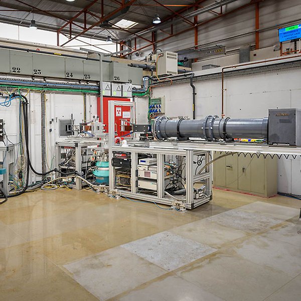The neutron reflectometer SuperADAM.