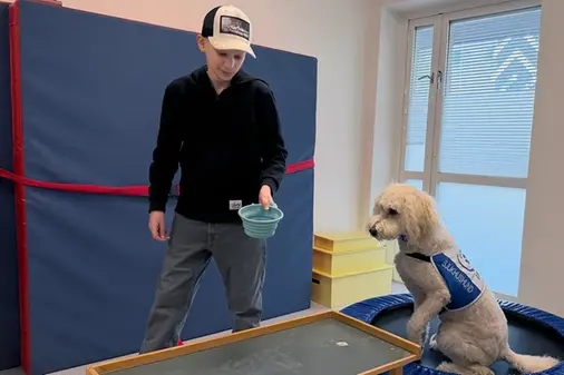 Hund i lekterapi