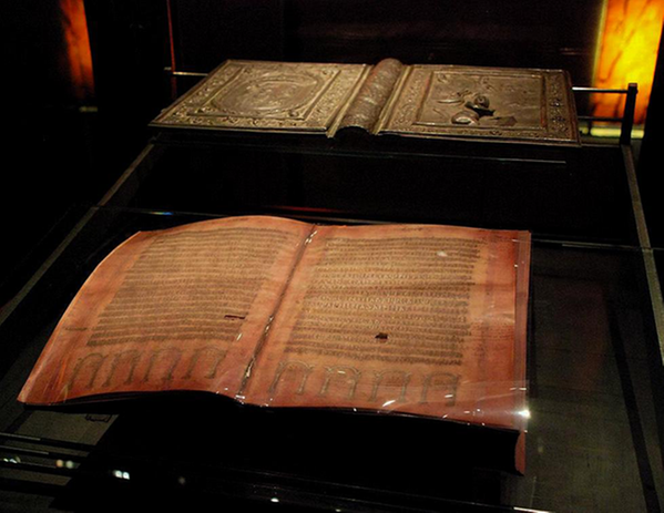 Codex argenteus in the exhibition hall at Carolina Rediviva.